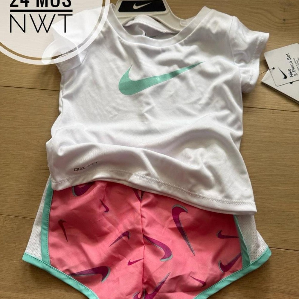 NWT Nike pink and white mint baby girl outfit size 24 mos